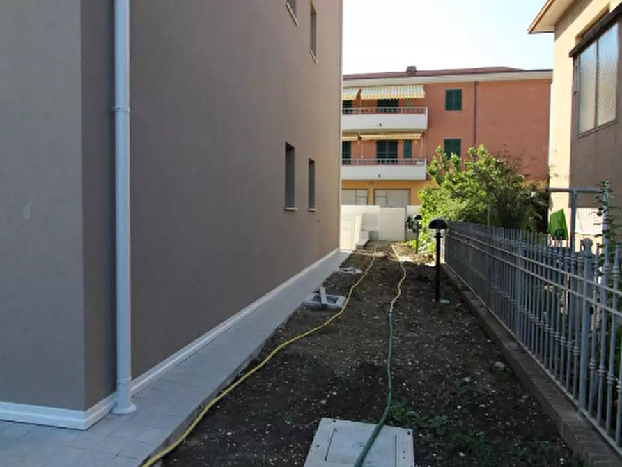 Immagine 53 di Appartamento in vendita  a Senigallia