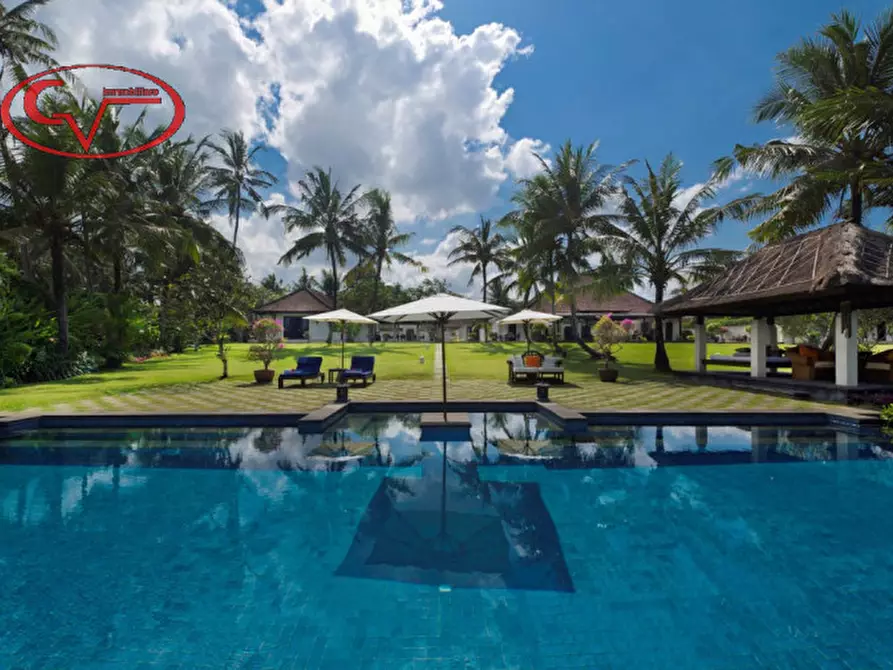 Immagine 4 di Villa in vendita  a Montevarchi