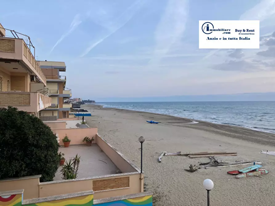Immagine 1 di Appartamento in vendita  in lungomare enea a Anzio