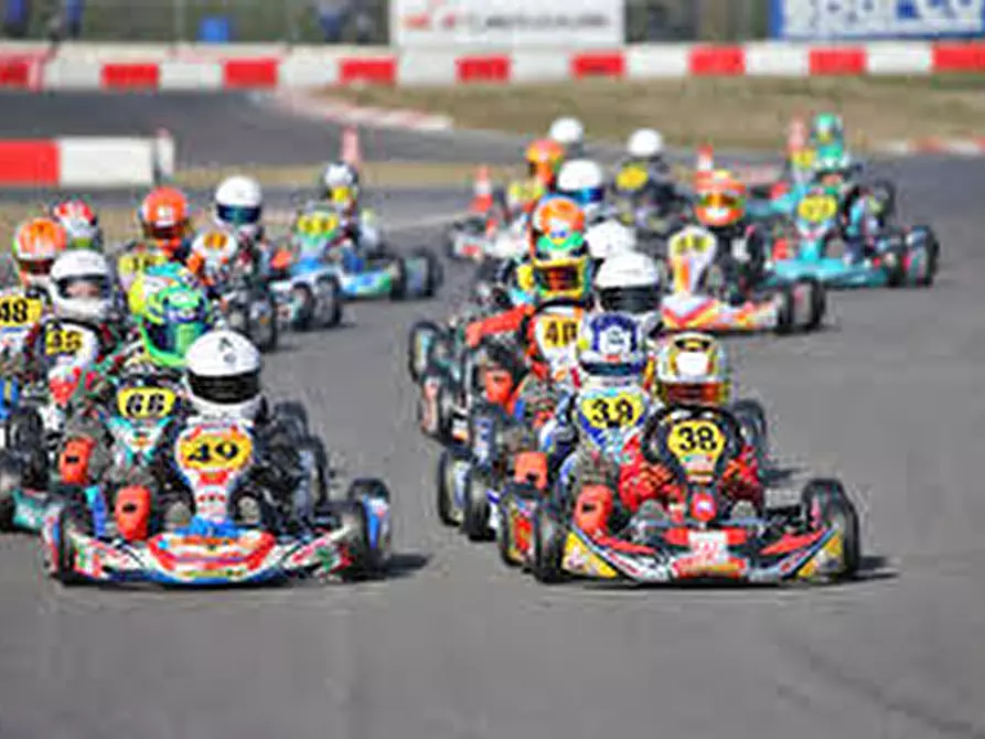 Immagine 2 di Attività commerciale in vendita  a Padova