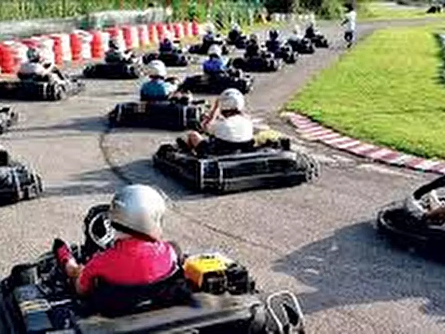 Immagine 3 di Attività commerciale in vendita  a Padova