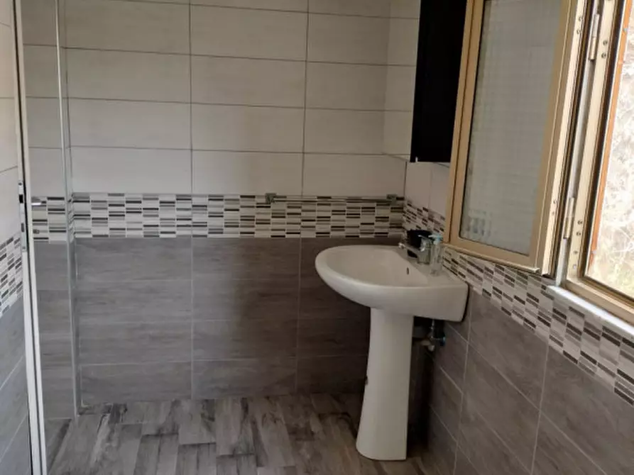 Immagine 2 di Appartamento in affitto  in Via Foria a Napoli