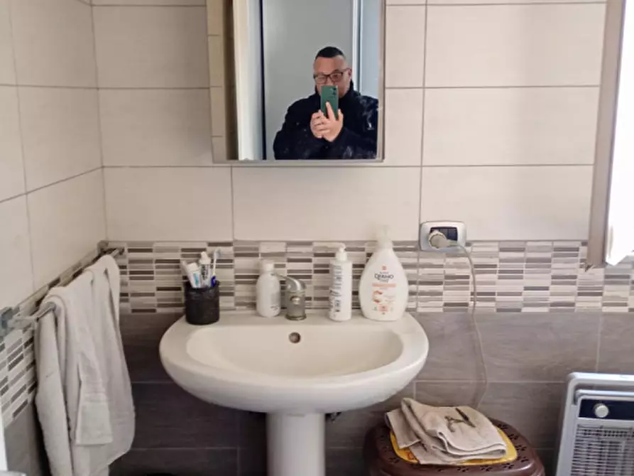 Immagine 21 di Appartamento in affitto  in Via Foria a Napoli