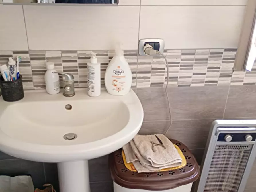 Immagine 25 di Appartamento in affitto  in Via Foria a Napoli