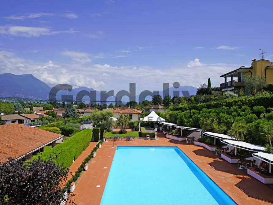 Immagine 1 di Appartamento in vendita  in Viale degli Alpini a Manerba Del Garda