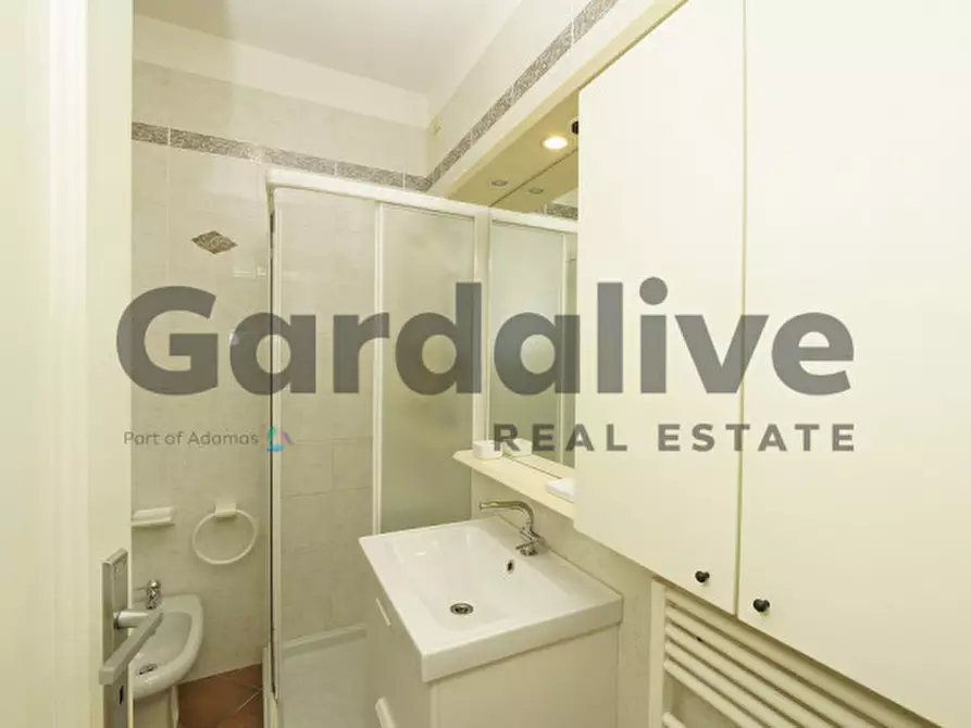 Immagine 17 di Appartamento in vendita  in Viale degli Alpini a Manerba Del Garda