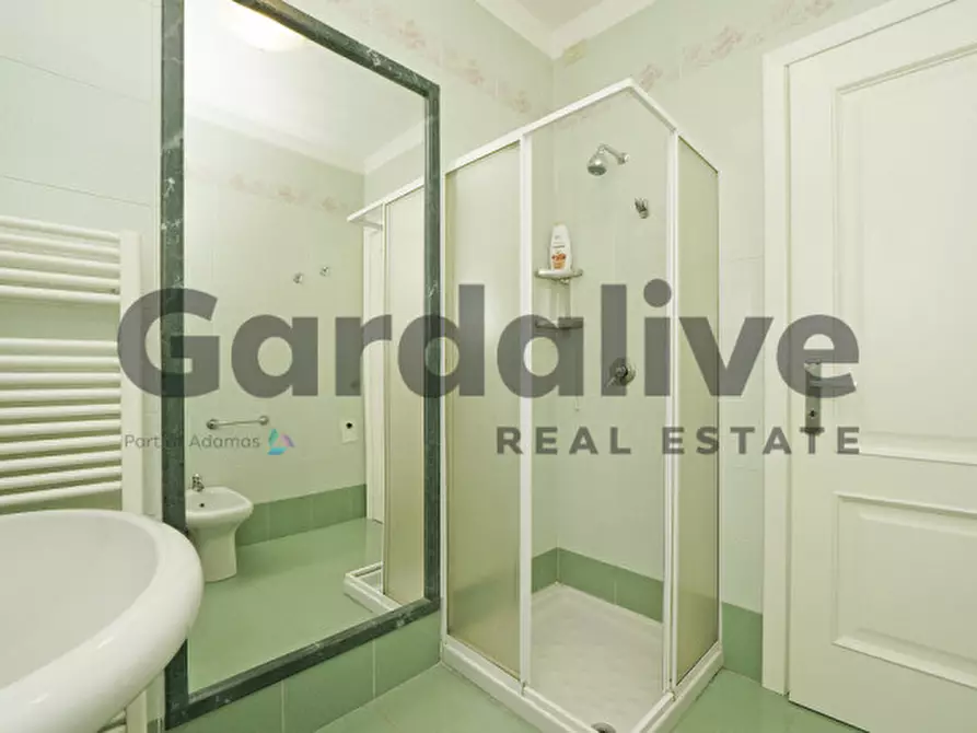 Immagine 19 di Appartamento in vendita  in Viale degli Alpini a Manerba Del Garda