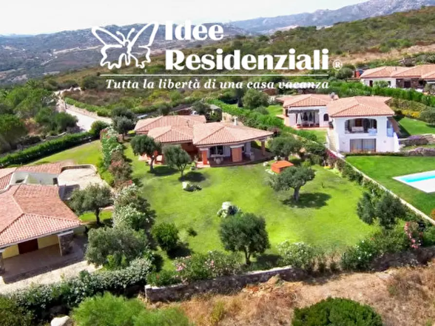 Immagine 1 di Villa in vendita  in via panoramica a Palau