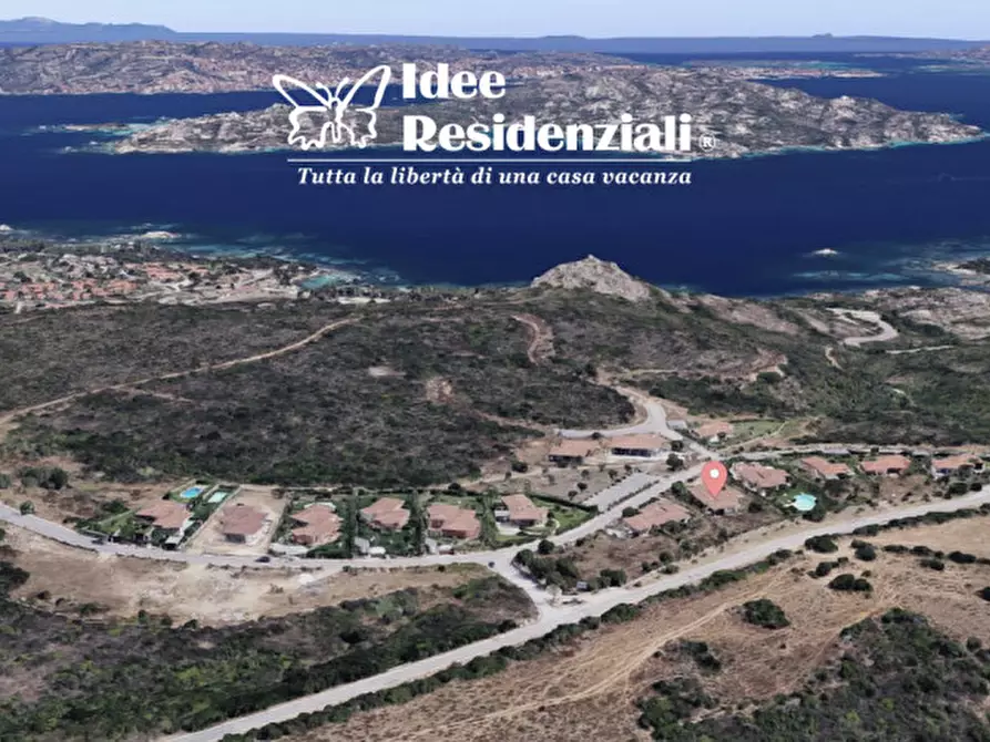 Immagine 2 di Villa in vendita  in via panoramica a Palau