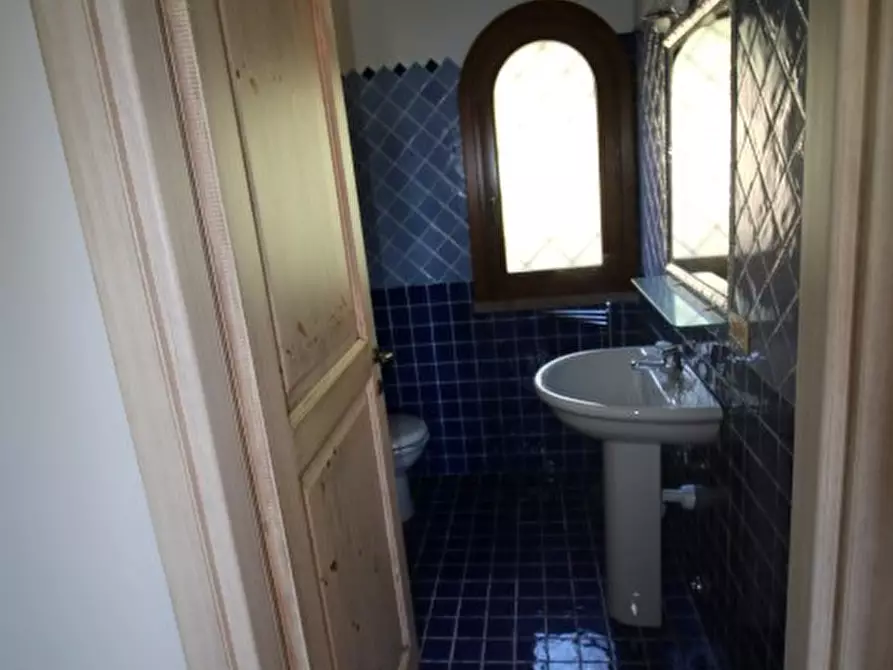 Immagine 18 di Villa in vendita  in via panoramica a Palau