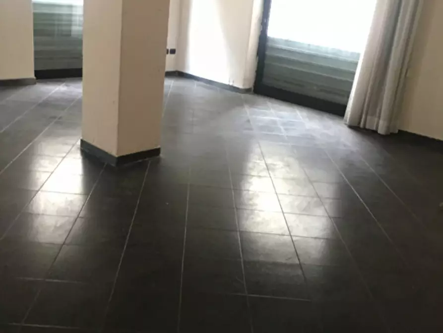 Immagine 6 di Negozio in vendita  in via del molo a Genova