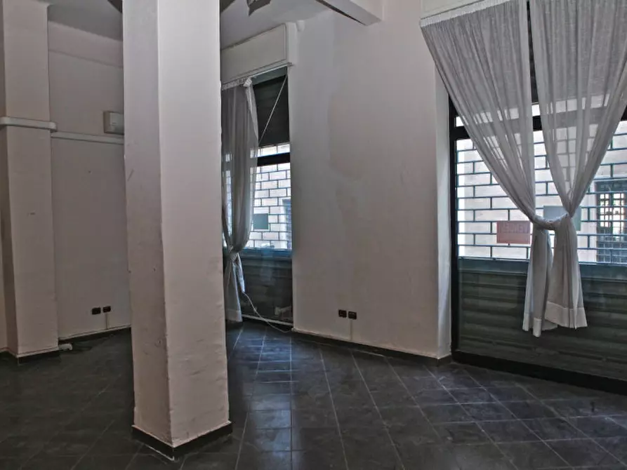 Immagine 7 di Negozio in vendita  in via del molo a Genova