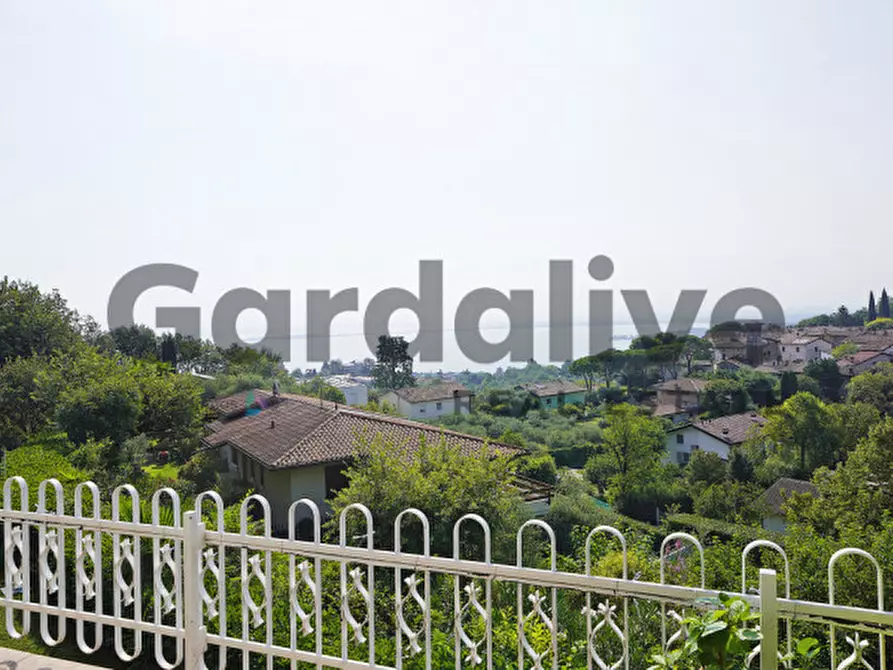 Immagine 2 di Villa in vendita  a Padenghe Sul Garda