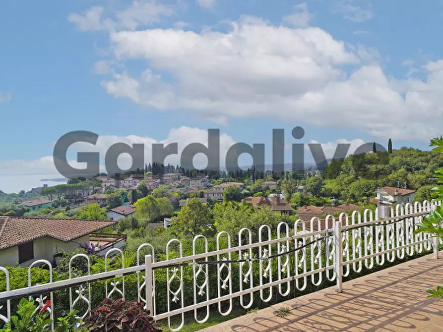 Immagine 5 di Villa in vendita  a Padenghe Sul Garda