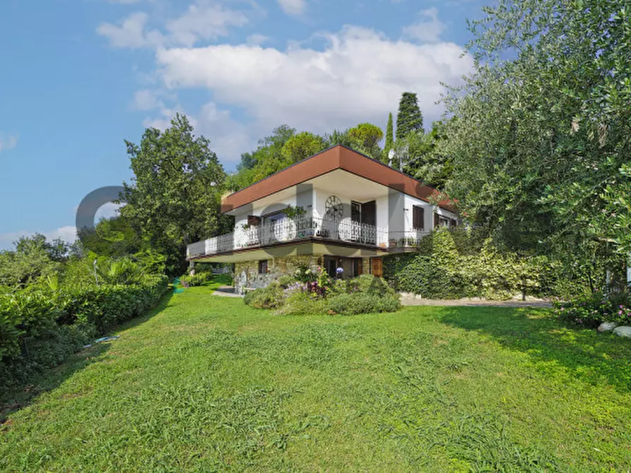 Immagine 10 di Villa in vendita  a Padenghe Sul Garda
