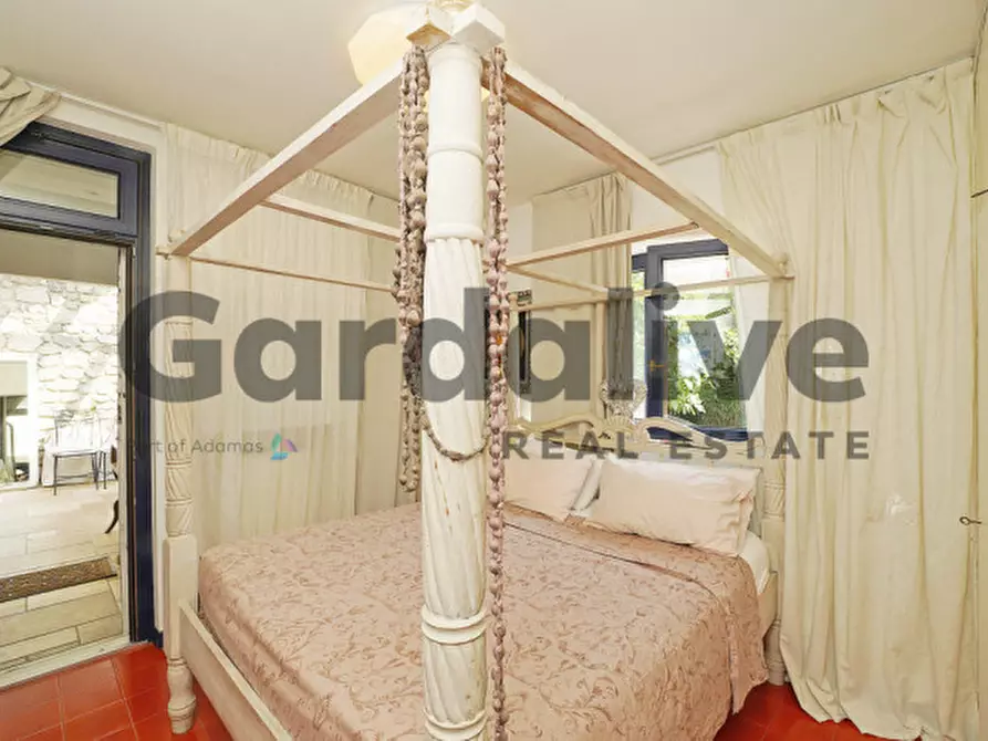 Immagine 16 di Villa in vendita  a Padenghe Sul Garda