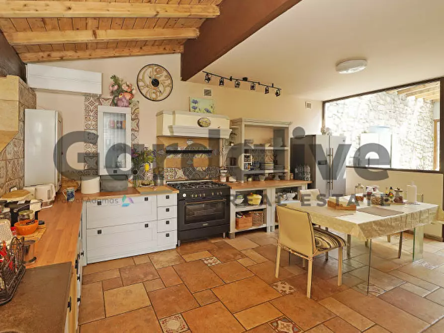 Immagine 21 di Villa in vendita  a Padenghe Sul Garda