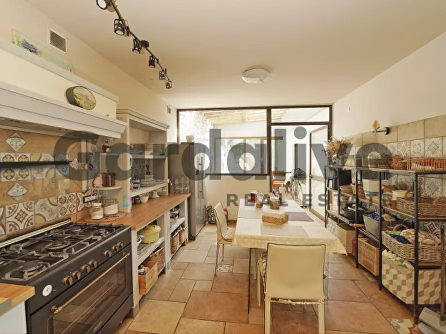 Immagine 22 di Villa in vendita  a Padenghe Sul Garda
