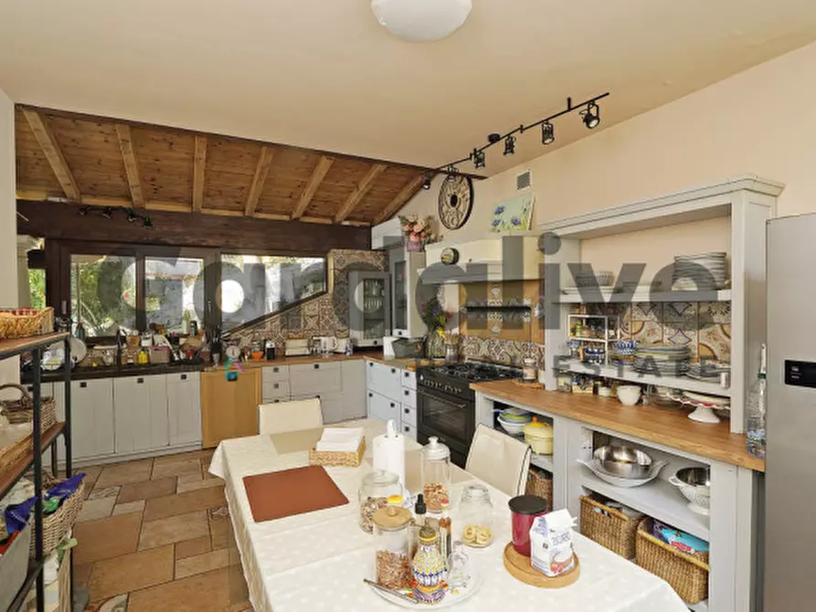 Immagine 24 di Villa in vendita  a Padenghe Sul Garda