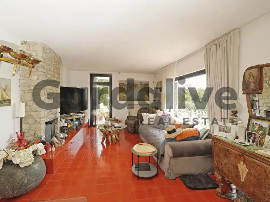 Immagine 31 di Villa in vendita  a Padenghe Sul Garda