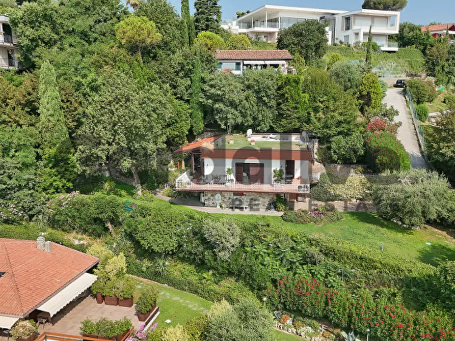 Immagine 36 di Villa in vendita  a Padenghe Sul Garda