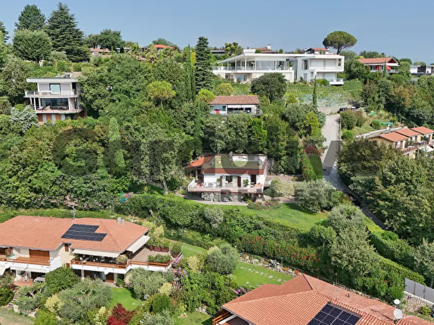 Immagine 39 di Villa in vendita  a Padenghe Sul Garda