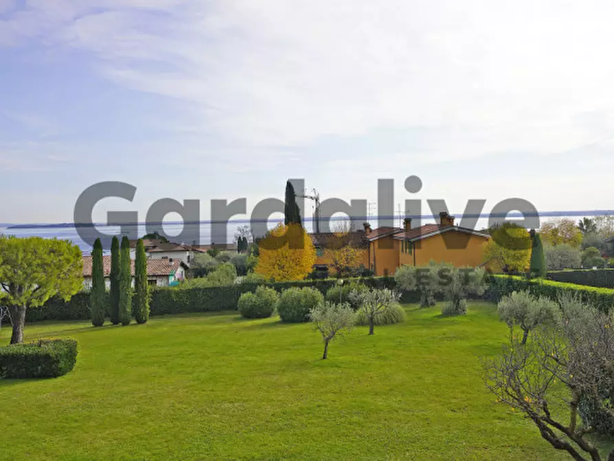 Immagine 1 di Appartamento in vendita  in Viale Ghandi a Moniga Del Garda