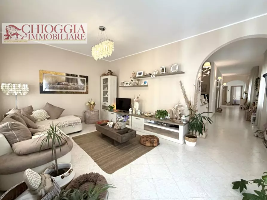 Immagine 1 di Appartamento in vendita  in Viale Milano a Chioggia