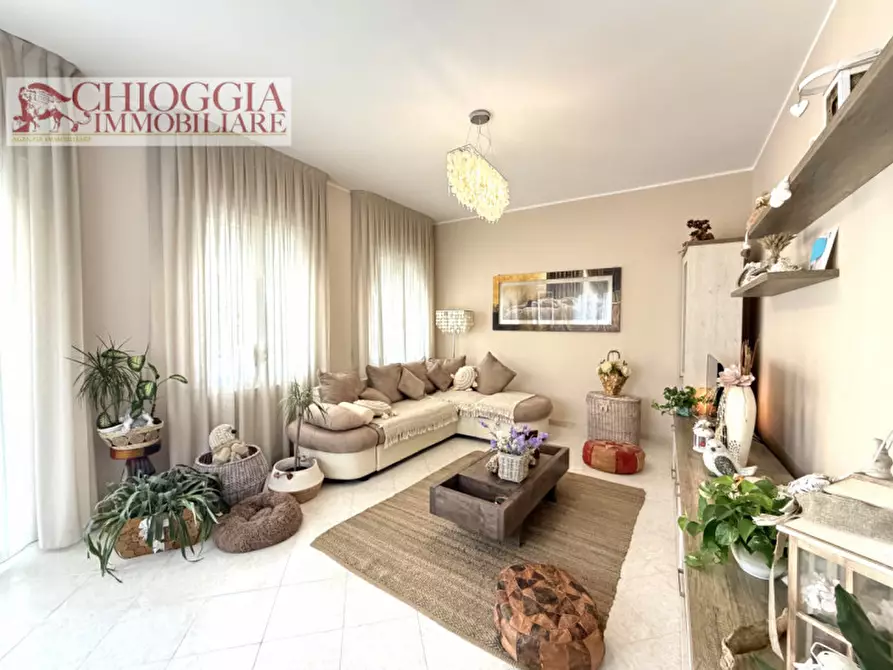 Immagine 2 di Appartamento in vendita  in Viale Milano a Chioggia