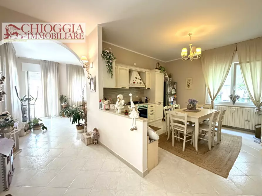 Immagine 10 di Appartamento in vendita  in Viale Milano a Chioggia