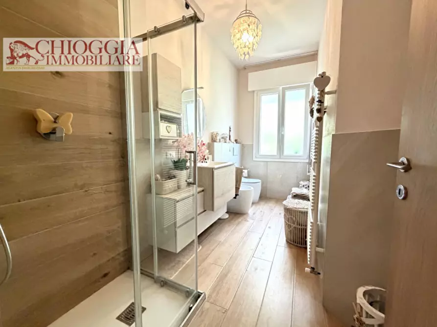 Immagine 12 di Appartamento in vendita  in Viale Milano a Chioggia