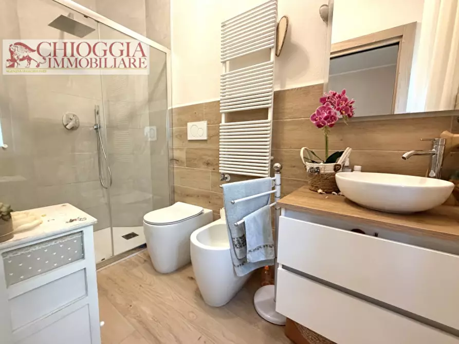 Immagine 18 di Appartamento in vendita  in Viale Milano a Chioggia