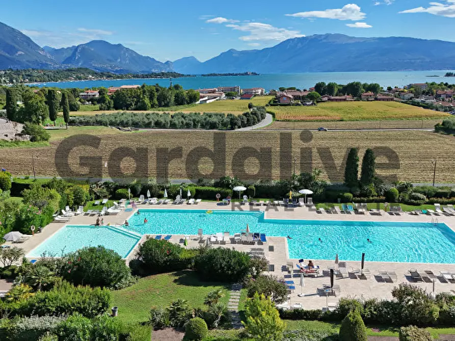 Immagine 2 di Appartamento in vendita  in via A. Manzoni a Manerba Del Garda