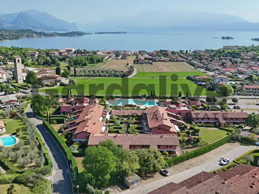 Immagine 28 di Appartamento in vendita  in via A. Manzoni a Manerba Del Garda