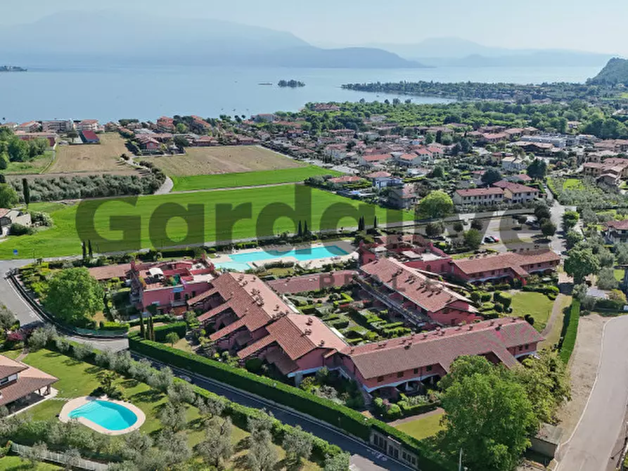 Immagine 30 di Appartamento in vendita  in via A. Manzoni a Manerba Del Garda
