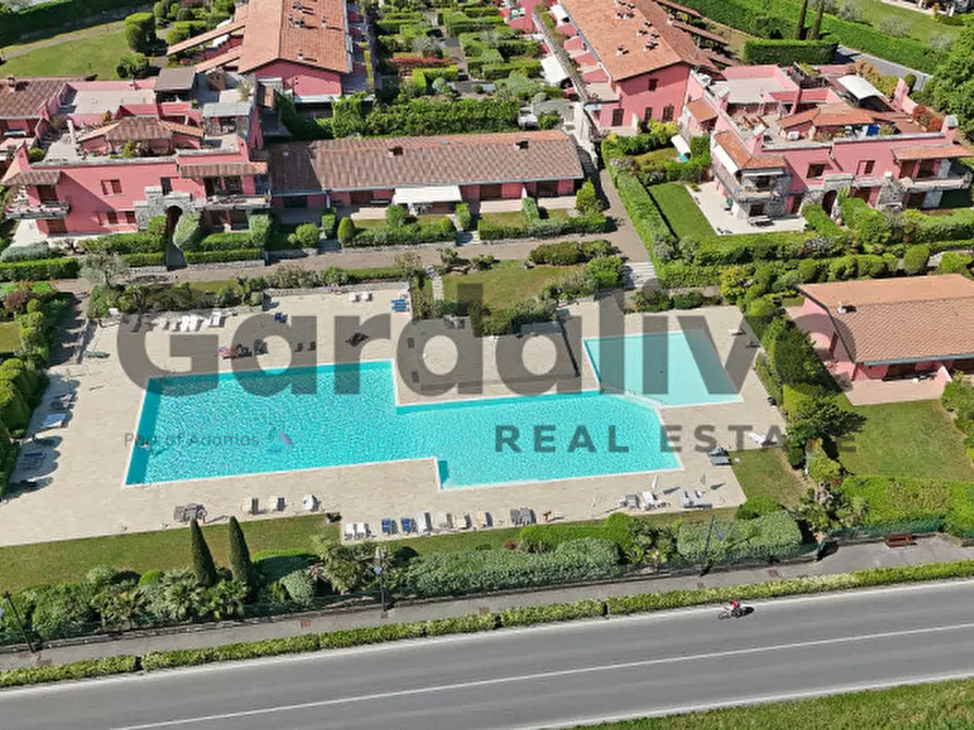 Immagine 38 di Appartamento in vendita  in via A. Manzoni a Manerba Del Garda