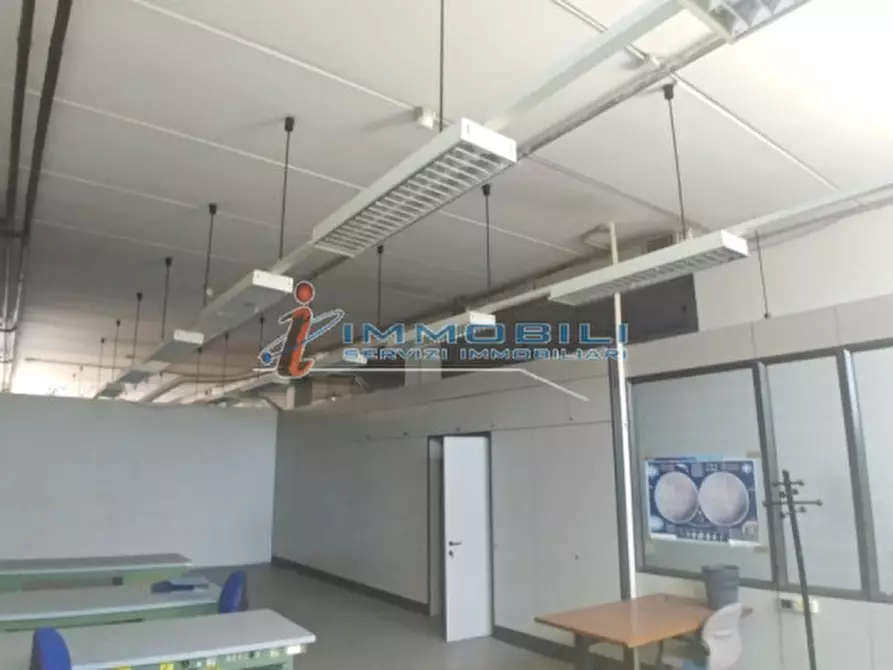 Immagine 6 di Laboratorio in vendita  in VIA CROCE B. a Vimodrone