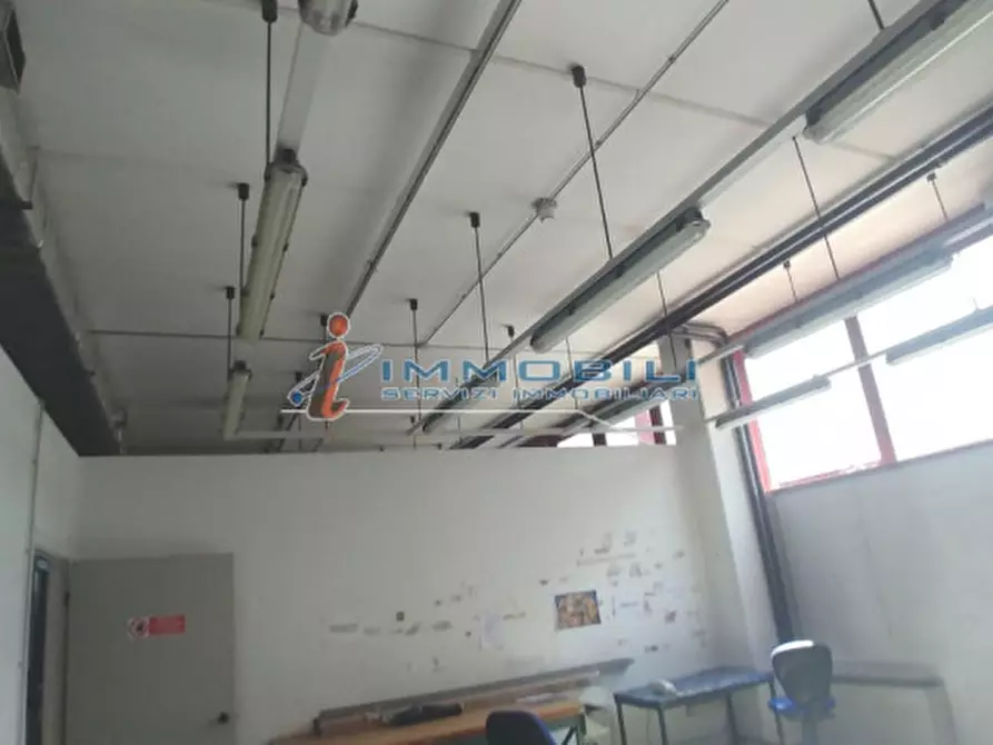 Immagine 10 di Laboratorio in vendita  in VIA CROCE B. a Vimodrone