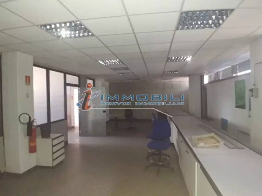 Immagine 12 di Laboratorio in vendita  in VIA CROCE B. a Vimodrone