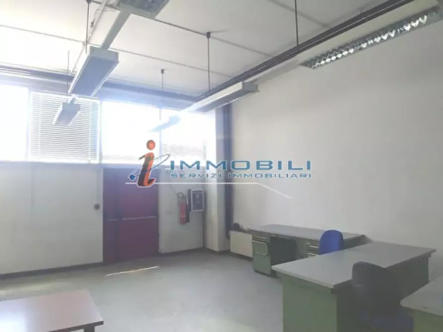 Immagine 14 di Laboratorio in vendita  in VIA CROCE B. a Vimodrone