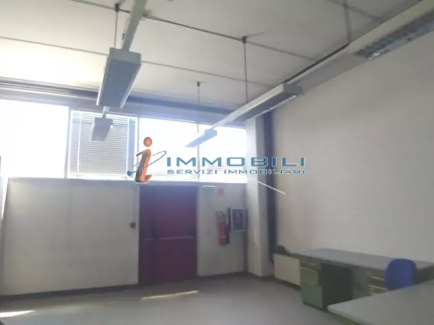 Immagine 17 di Laboratorio in vendita  in VIA CROCE B. a Vimodrone