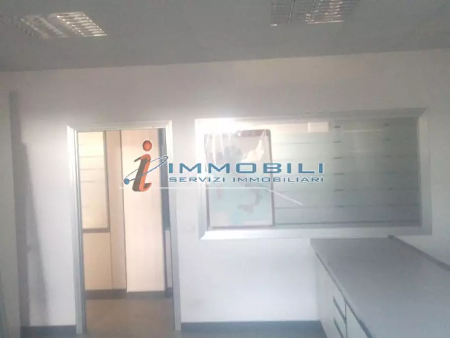 Immagine 19 di Laboratorio in vendita  in VIA CROCE B. a Vimodrone