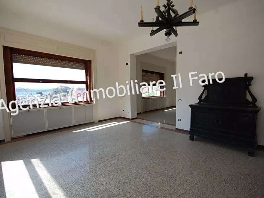 Immagine 8 di Casa indipendente in vendita  in Piazza Principe Tommaso a La Maddalena