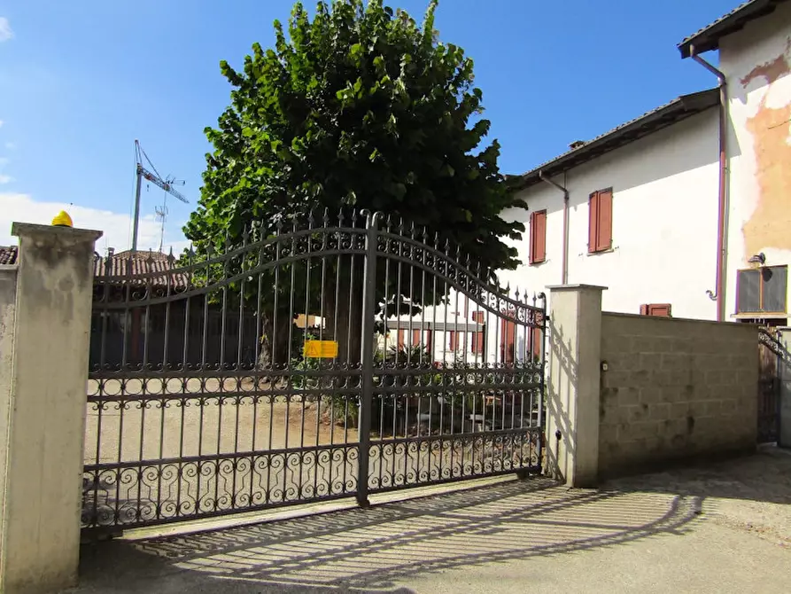 Immagine 1 di Casa bifamiliare in vendita  in corso della Repubblica n° 49 a Sannazzaro De' Burgondi
