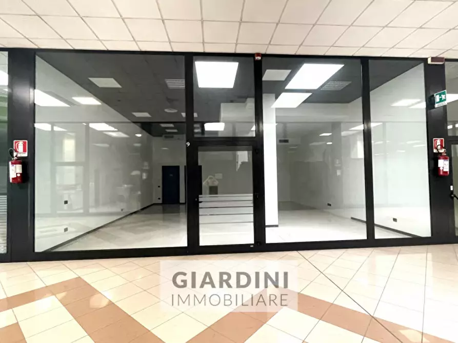 Immagine 2 di Negozio in vendita  a Vigonza