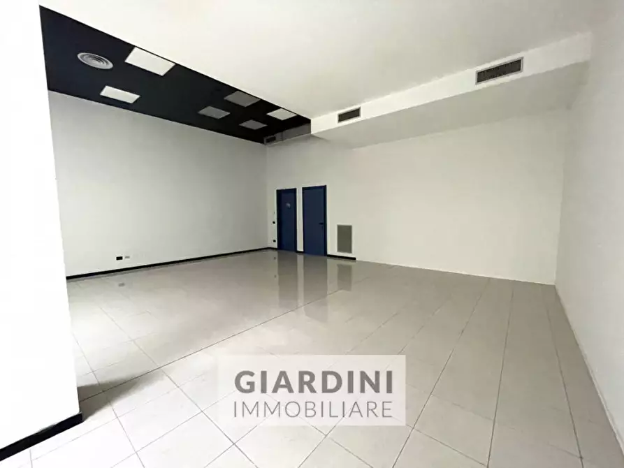 Immagine 9 di Negozio in vendita  a Vigonza