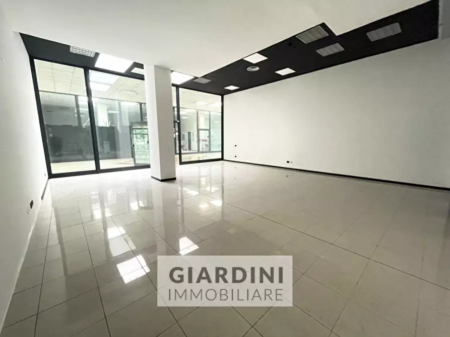 Immagine 13 di Negozio in vendita  a Vigonza