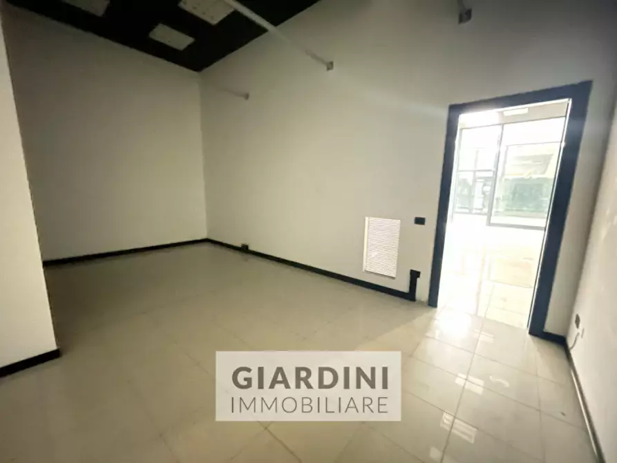 Immagine 15 di Negozio in vendita  a Vigonza