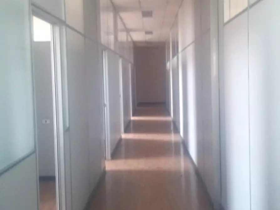 Immagine 10 di Laboratorio in affitto  in VIALE MONZA a Milano