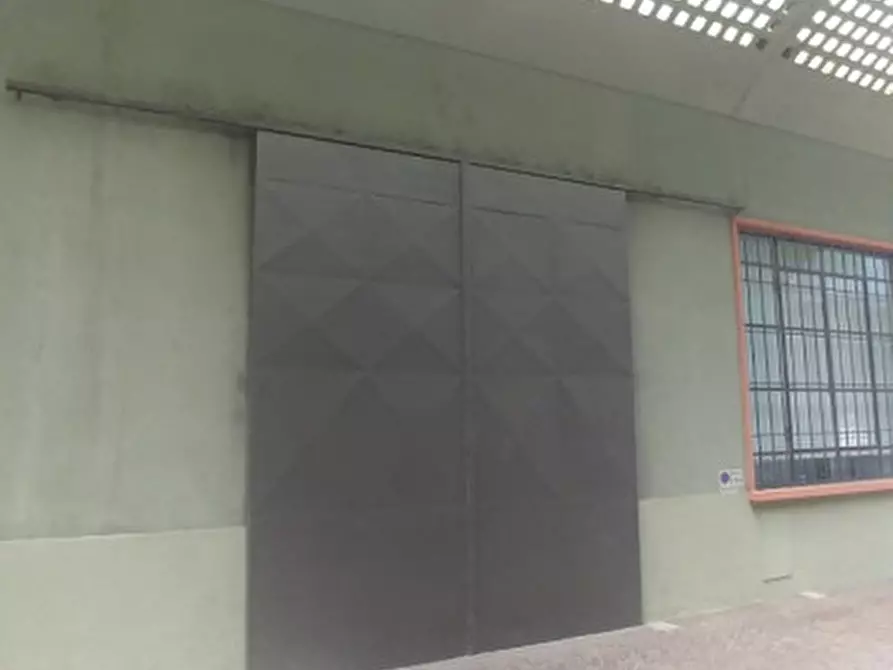 Immagine 13 di Laboratorio in affitto  in VIALE MONZA a Milano